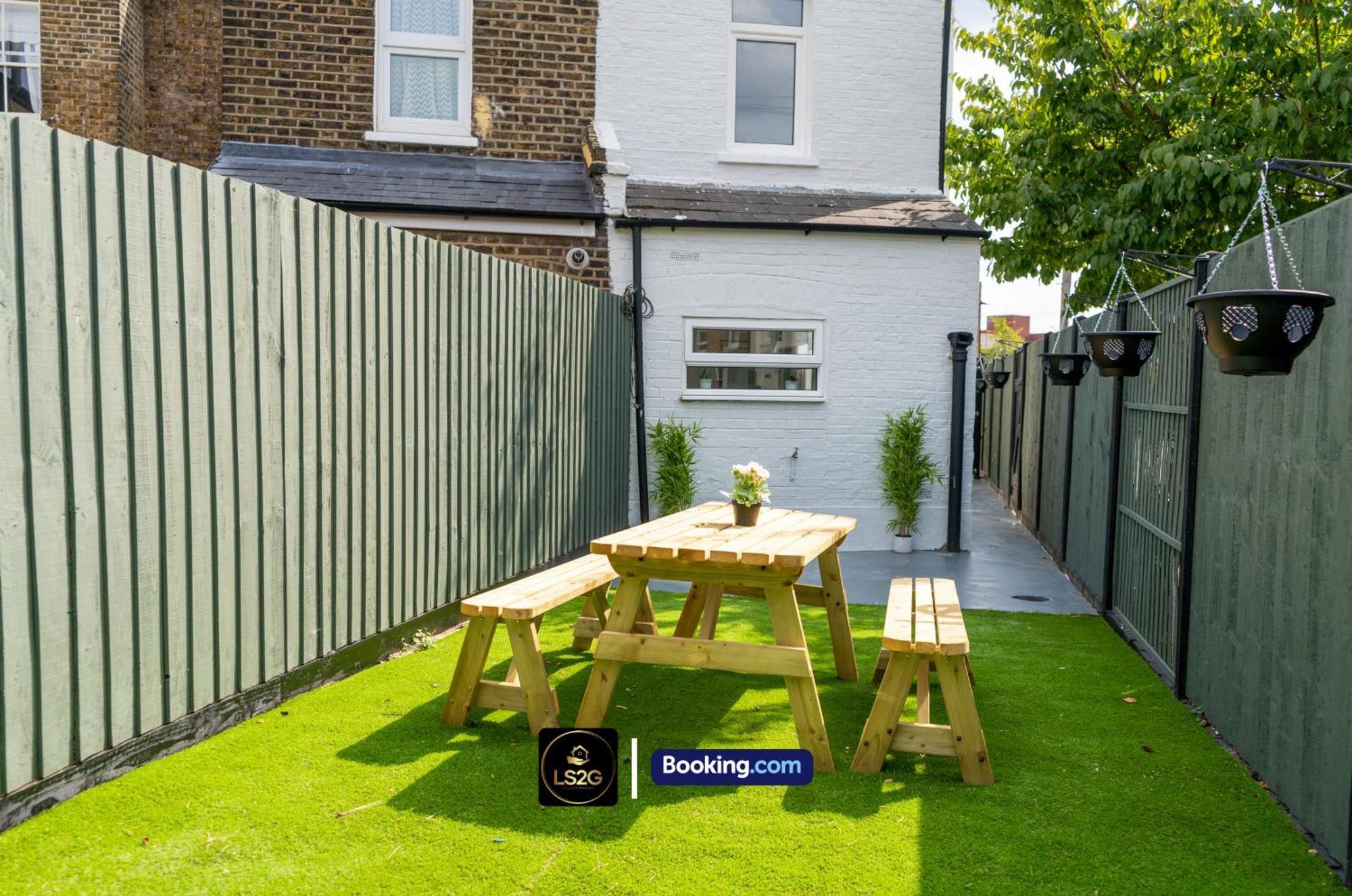 Stunning House By Ls2G Short Lets & Serviced Accommodation Greater London With Free Wifi Luaran gambar