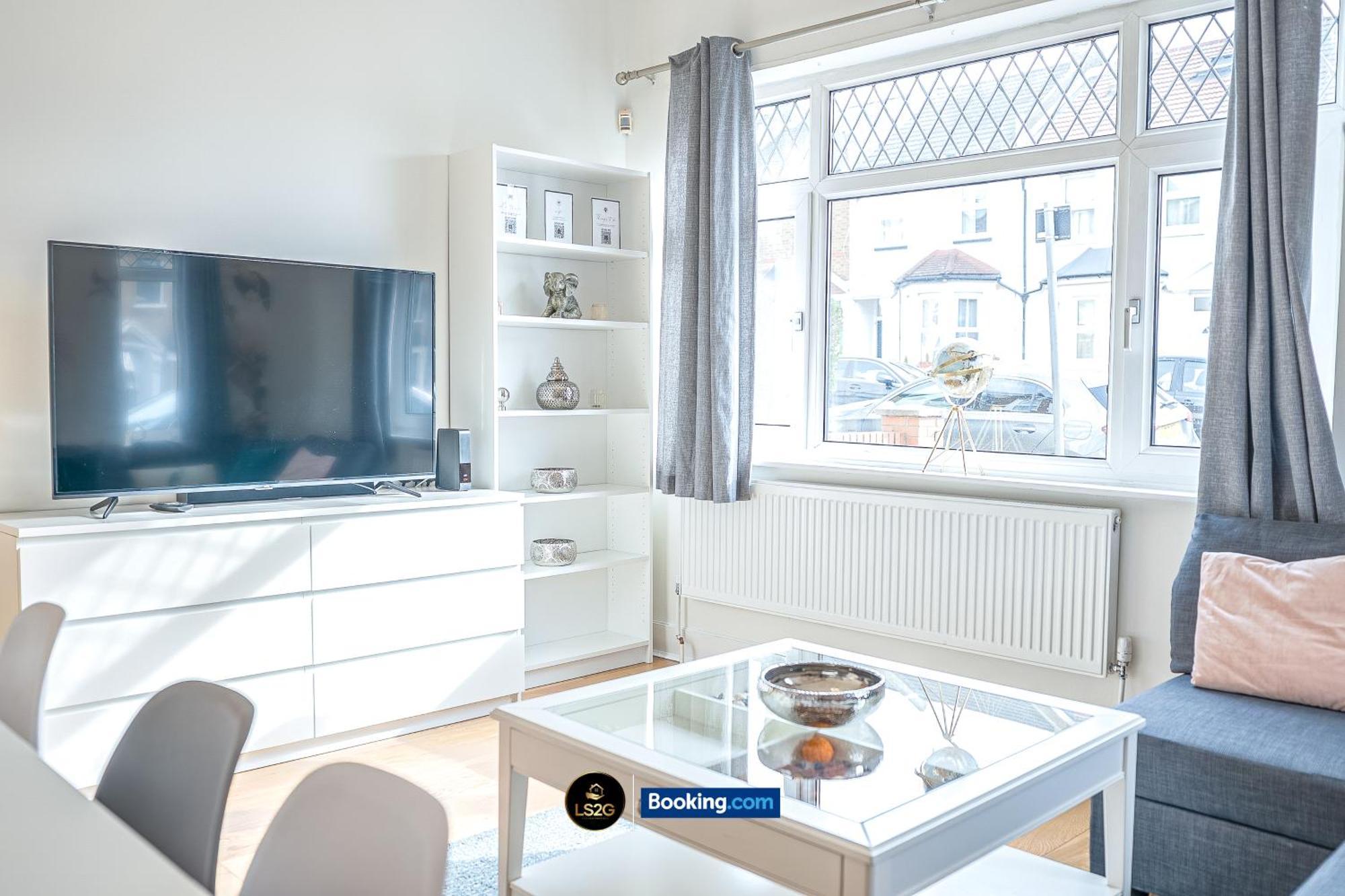 Stunning House By Ls2G Short Lets & Serviced Accommodation Greater London With Free Wifi Luaran gambar