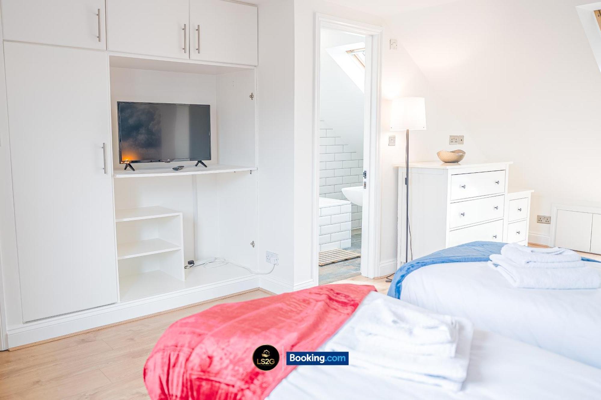 Stunning House By Ls2G Short Lets & Serviced Accommodation Greater London With Free Wifi Luaran gambar
