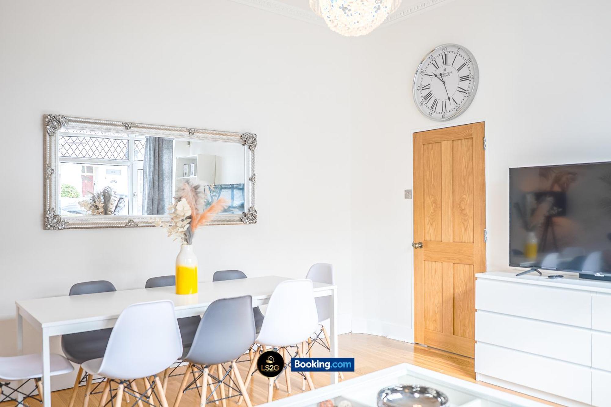 Stunning House By Ls2G Short Lets & Serviced Accommodation Greater London With Free Wifi Luaran gambar