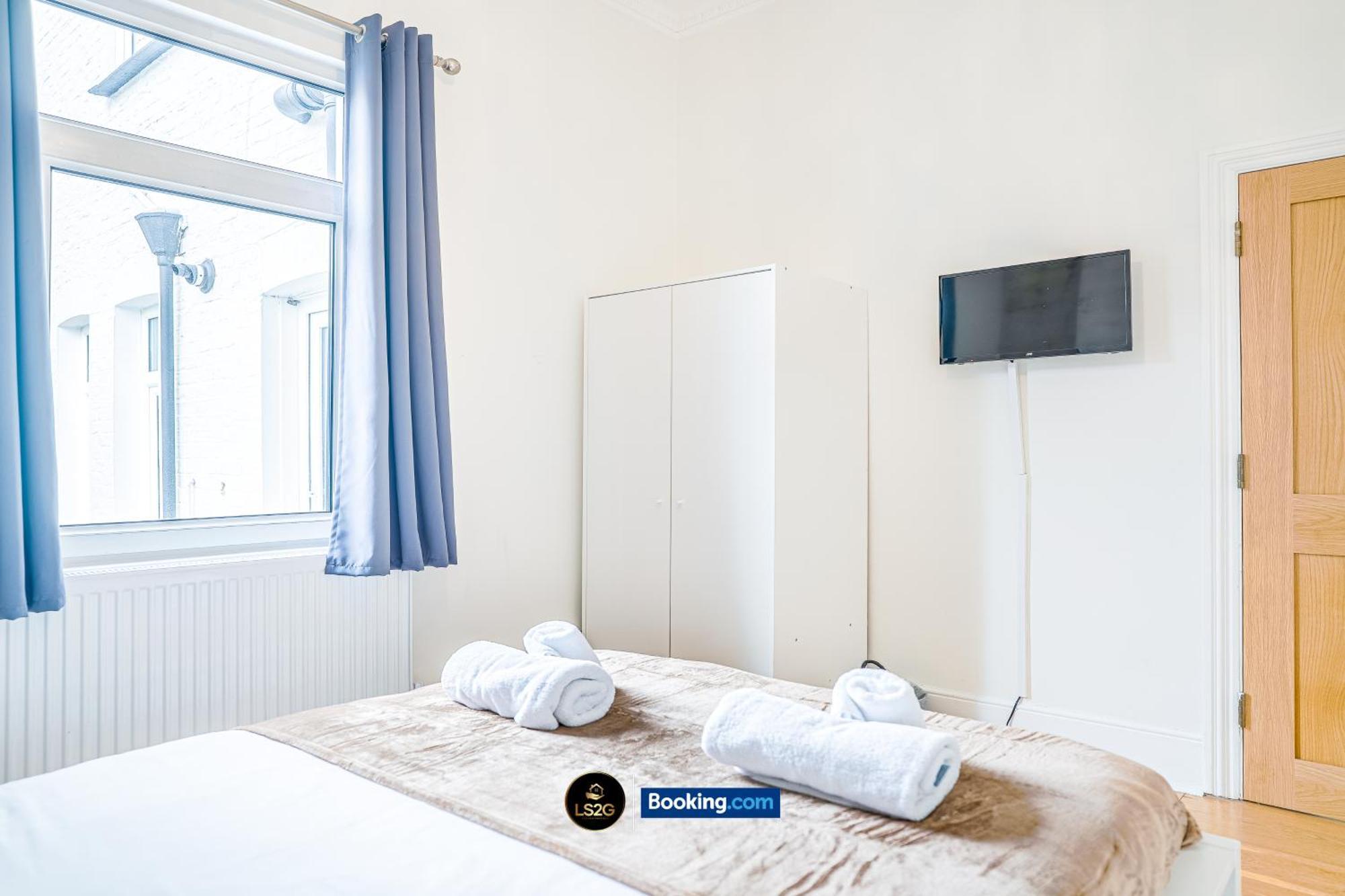 Stunning House By Ls2G Short Lets & Serviced Accommodation Greater London With Free Wifi Luaran gambar
