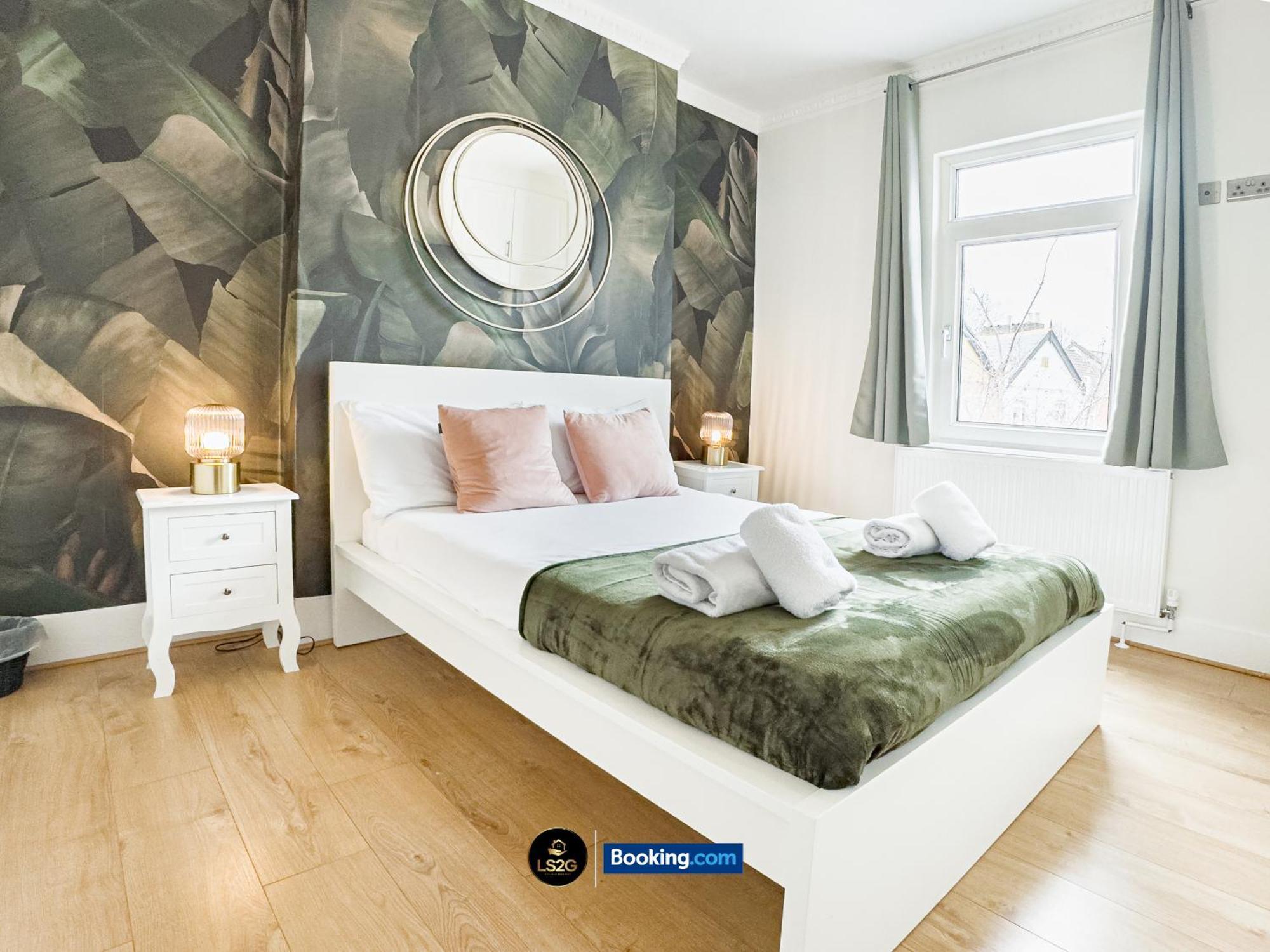 Stunning House By Ls2G Short Lets & Serviced Accommodation Greater London With Free Wifi Luaran gambar