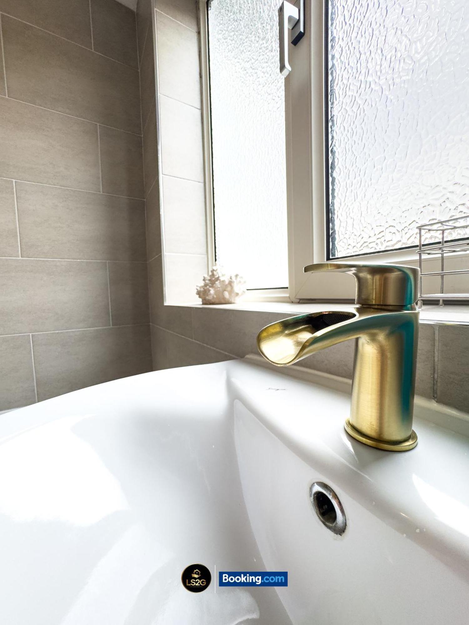 Stunning House By Ls2G Short Lets & Serviced Accommodation Greater London With Free Wifi Luaran gambar