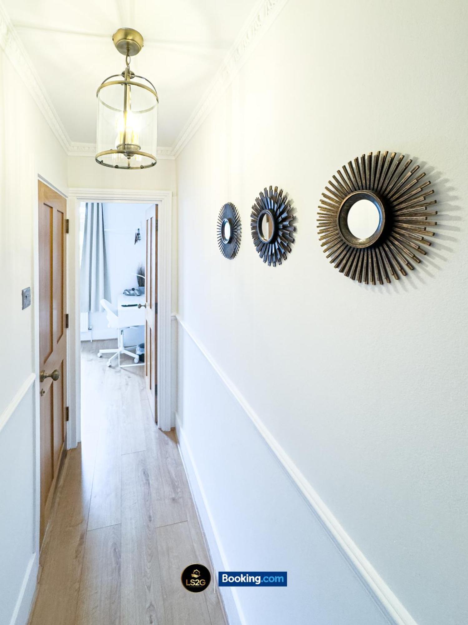 Stunning House By Ls2G Short Lets & Serviced Accommodation Greater London With Free Wifi Luaran gambar